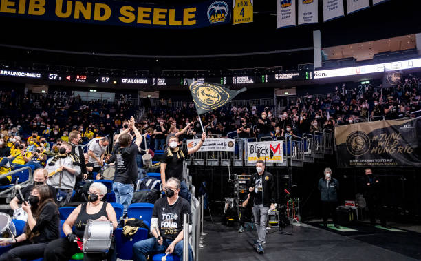 中场在职业 中场在职业